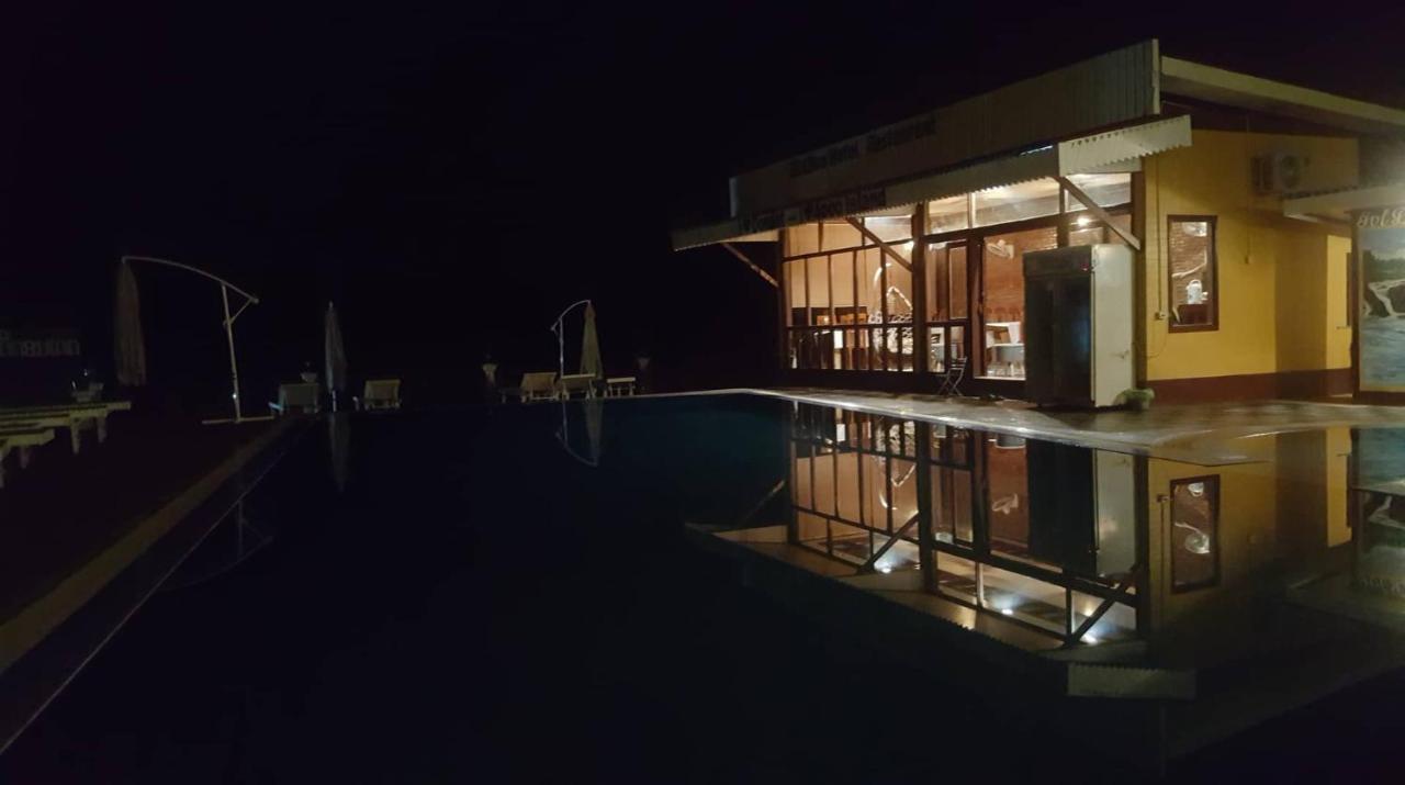 Golden Hotel Dondet Muang Không Buitenkant foto