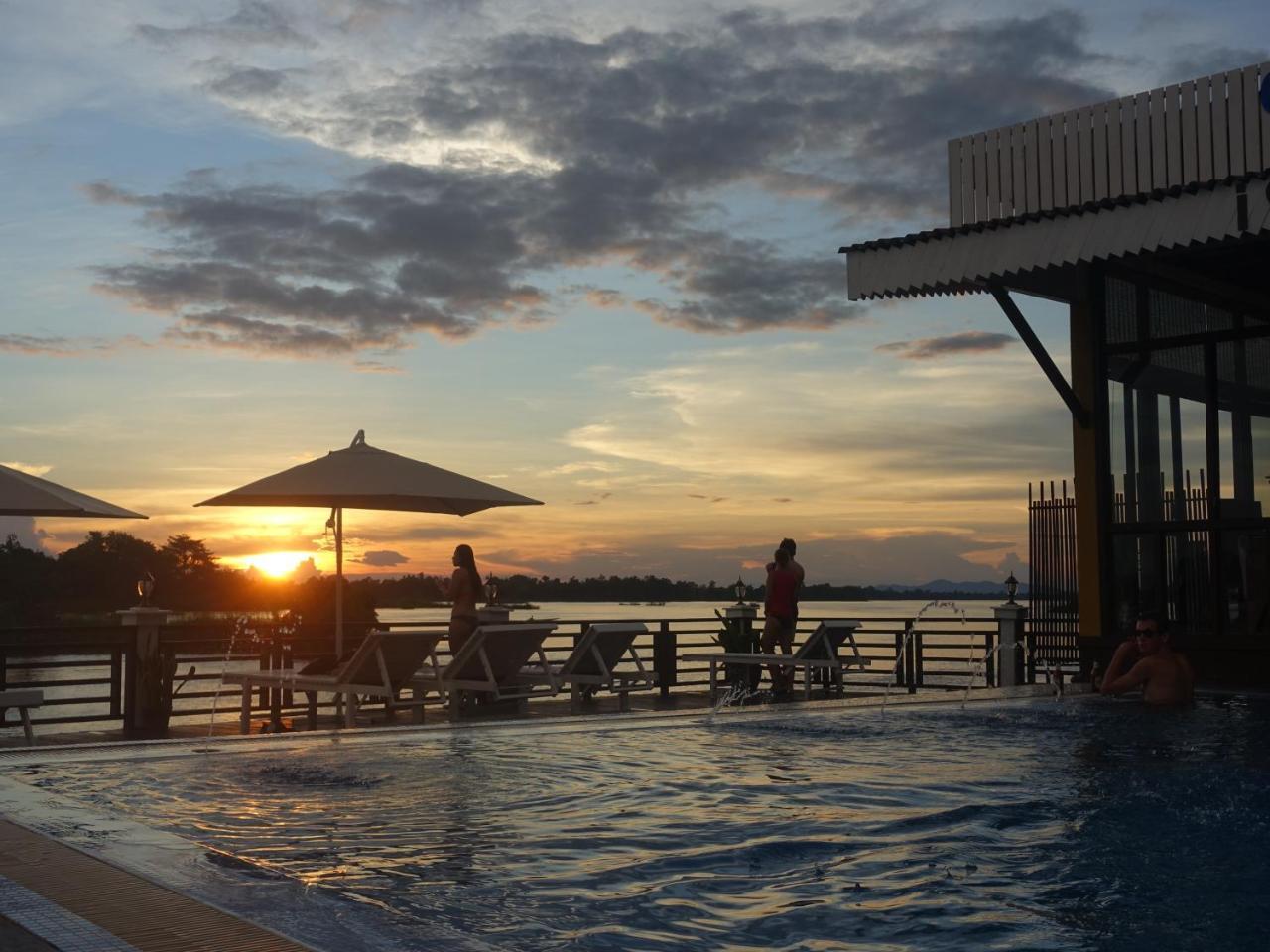 Golden Hotel Dondet Muang Không Buitenkant foto